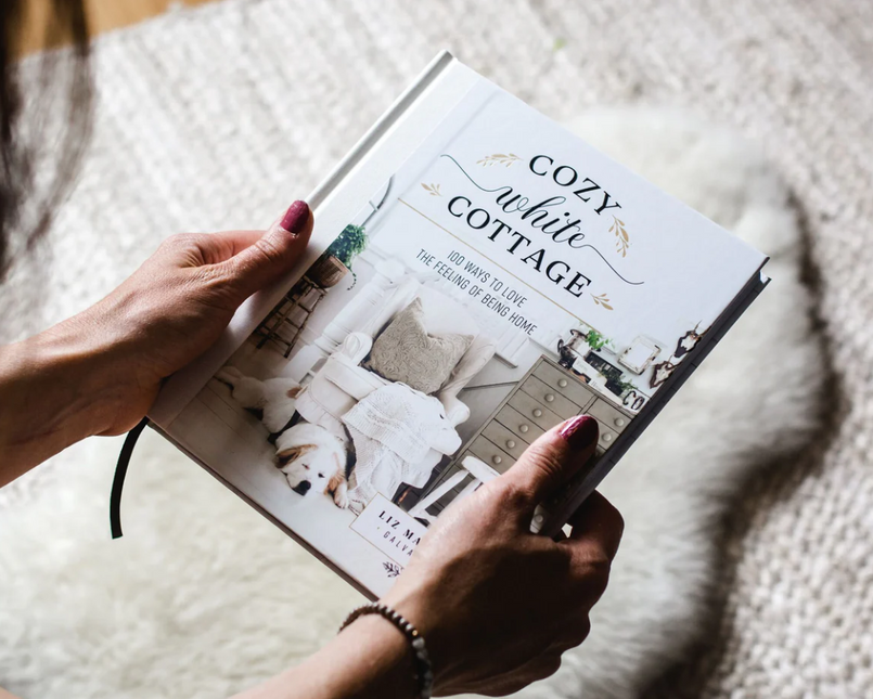 Cozy White Cottage image 0