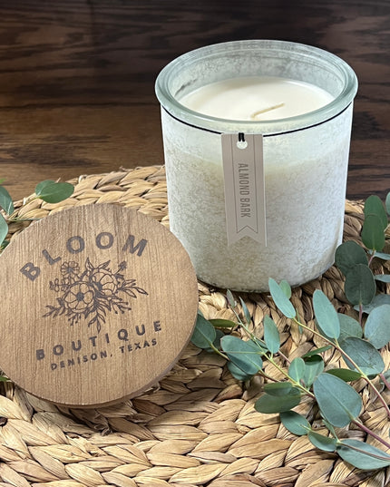 Candle 14 oz. Almond Bark