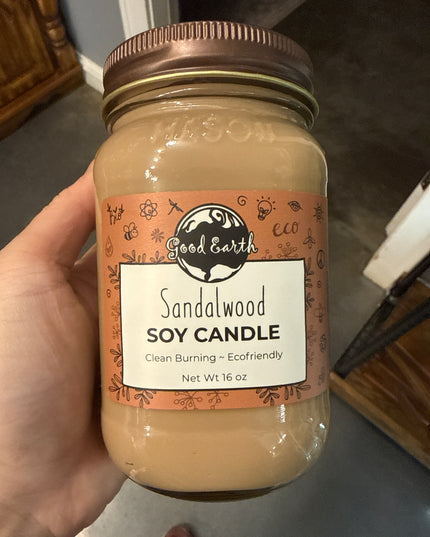 Good Earth 16 oz Candle