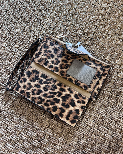 Jen + Co Kyla Wallet image 1
